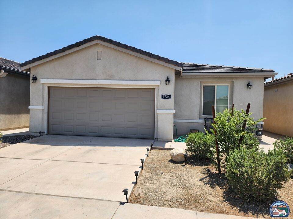 2724 Meadowbrook Dr - Photo 1