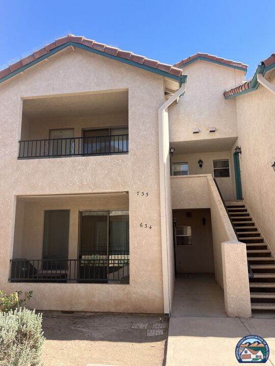 1100 Rodeo Dr - Photo 1