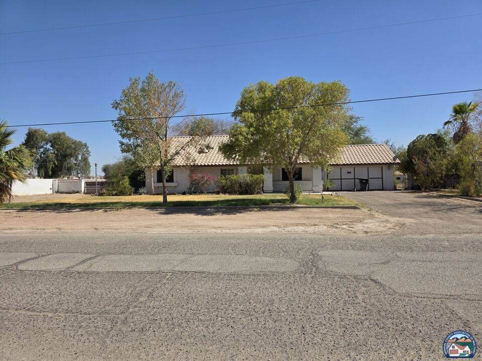 637 Hamblet Rd - Photo 1