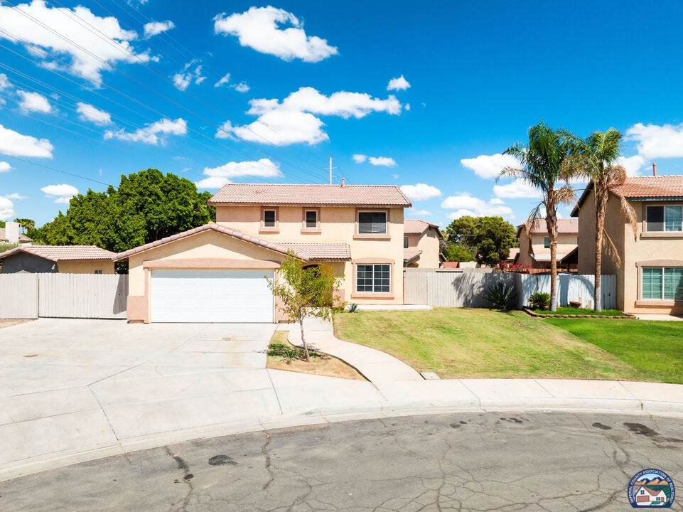 707 Sequoia Ct - Photo 1