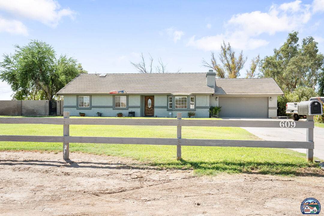 609 Murphy Rd - Photo 1