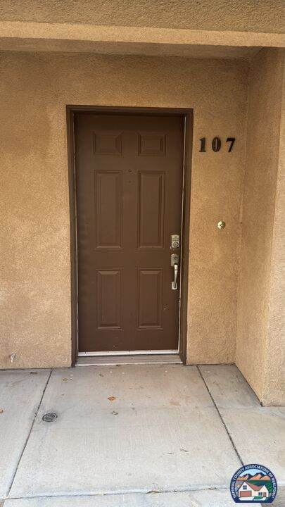 1160 Rosas St - Photo 1