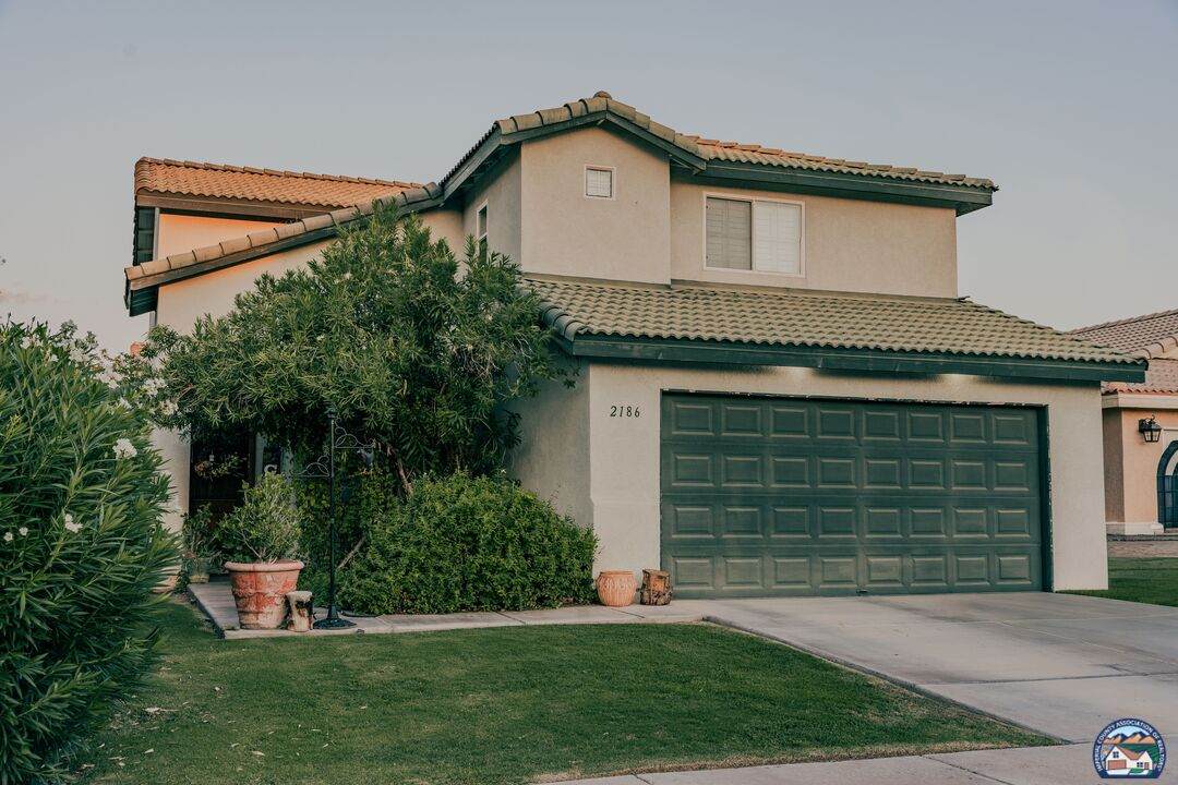 2186 G Woo Ave - Photo 1