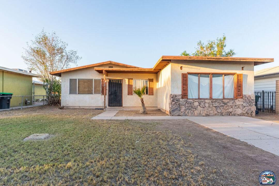 314 Magnolia Ave - Photo 1