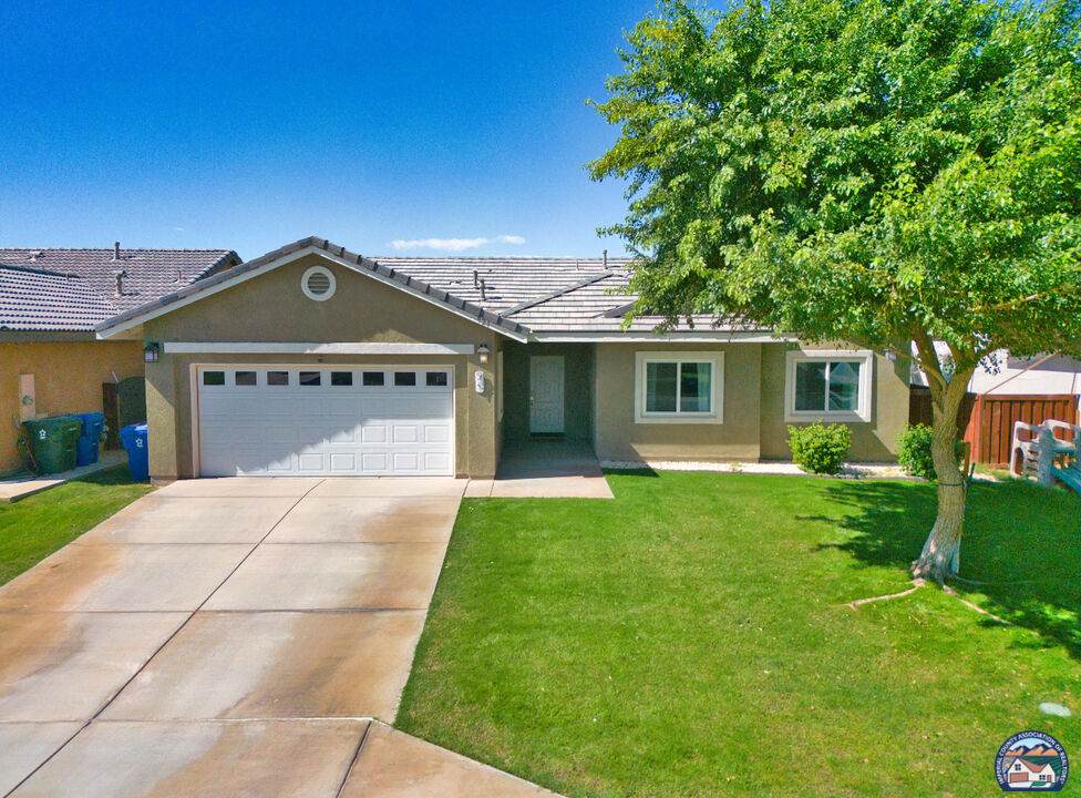 921 1st St - Photo 1