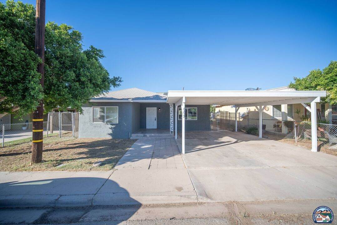 447 5th St - Photo 1