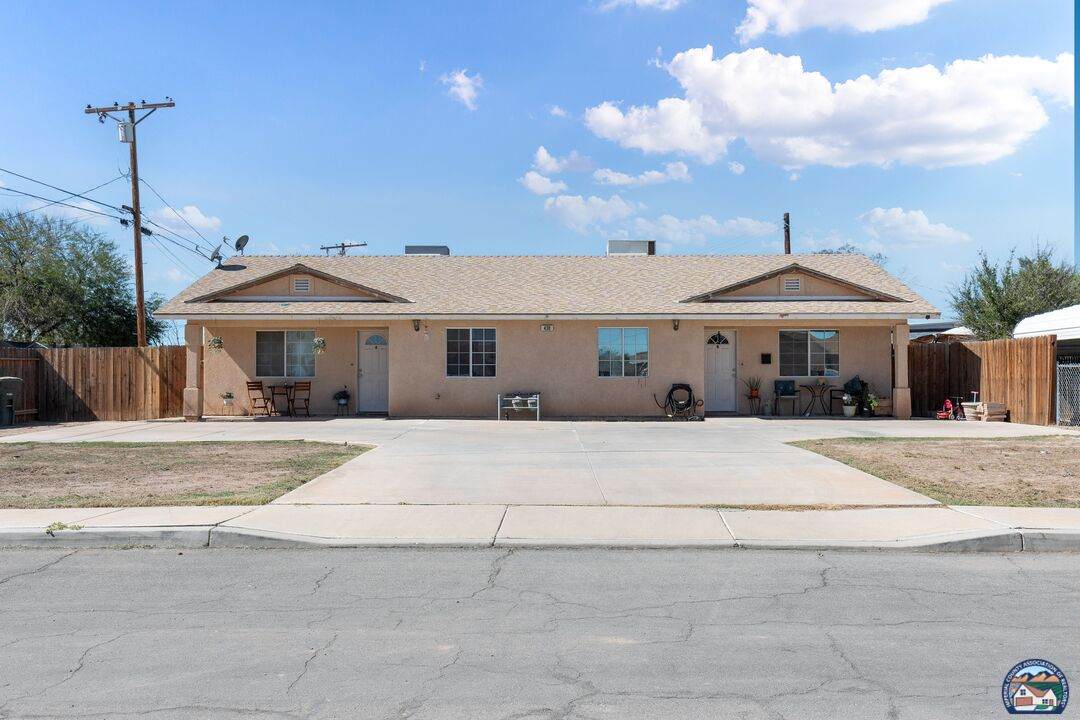 430 Park Ave - Photo 1