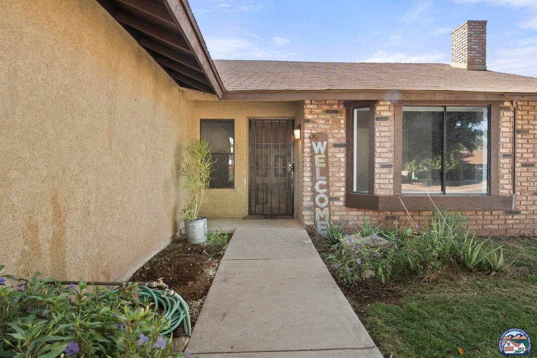 294 Duarte St - Photo 1