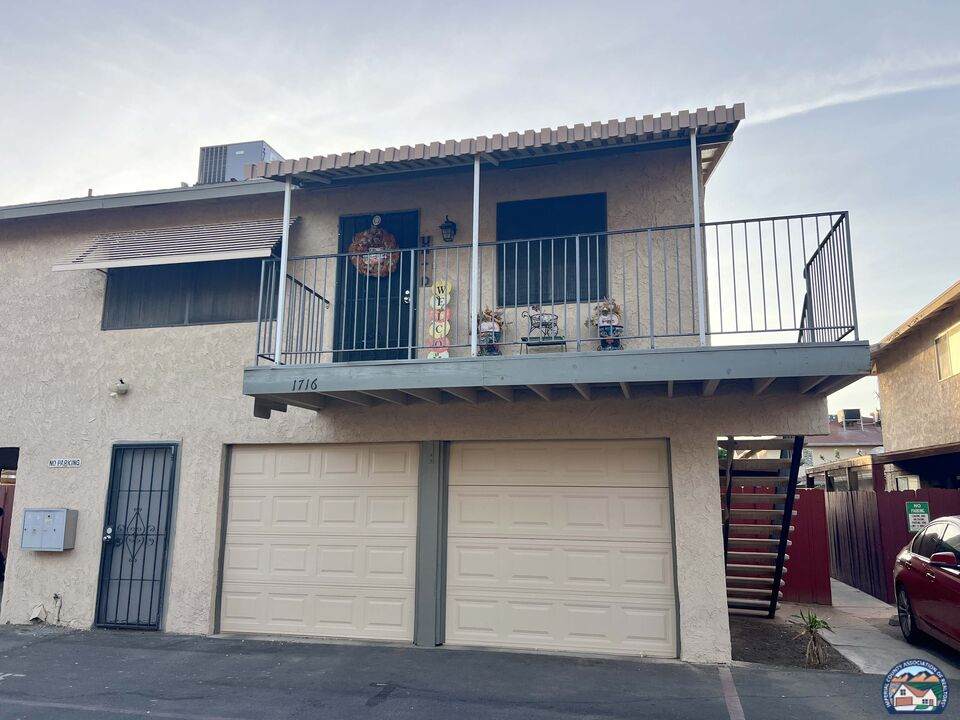 1716 Brighton Ave - Photo 1