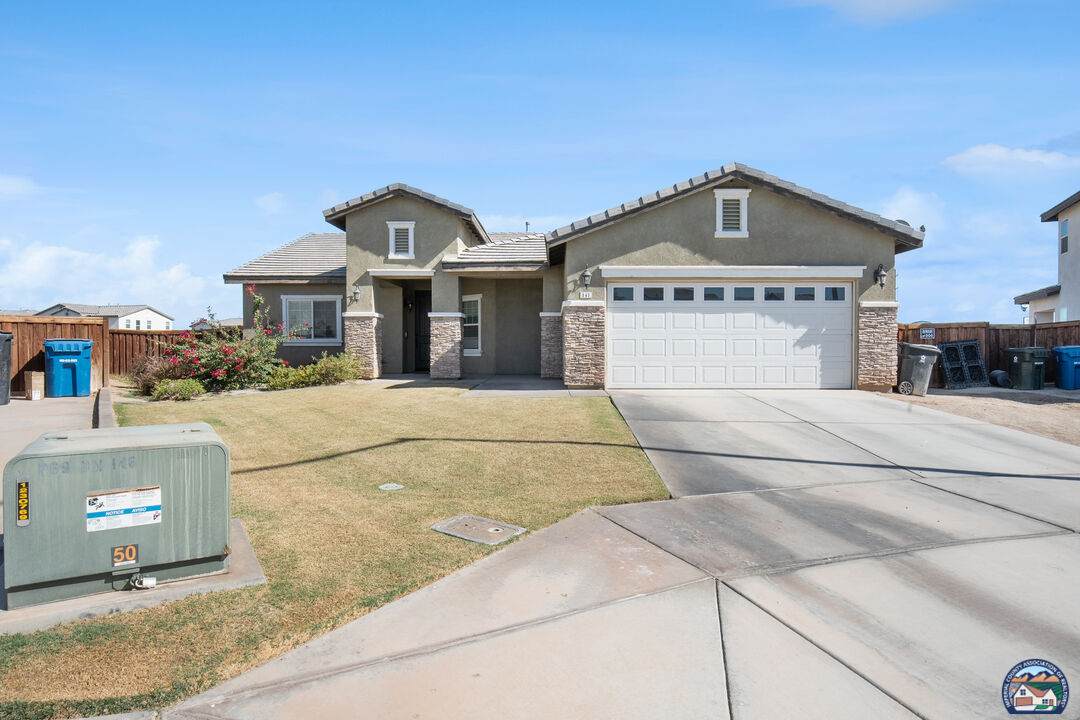 141 Louis Ct - Photo 1