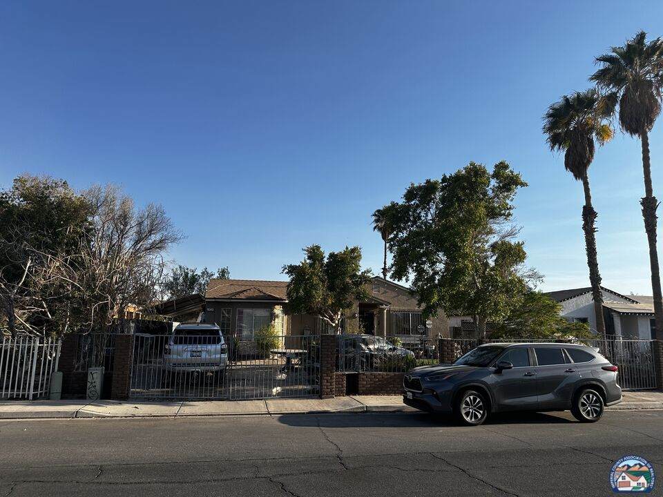 1040 Grant St - Photo 1