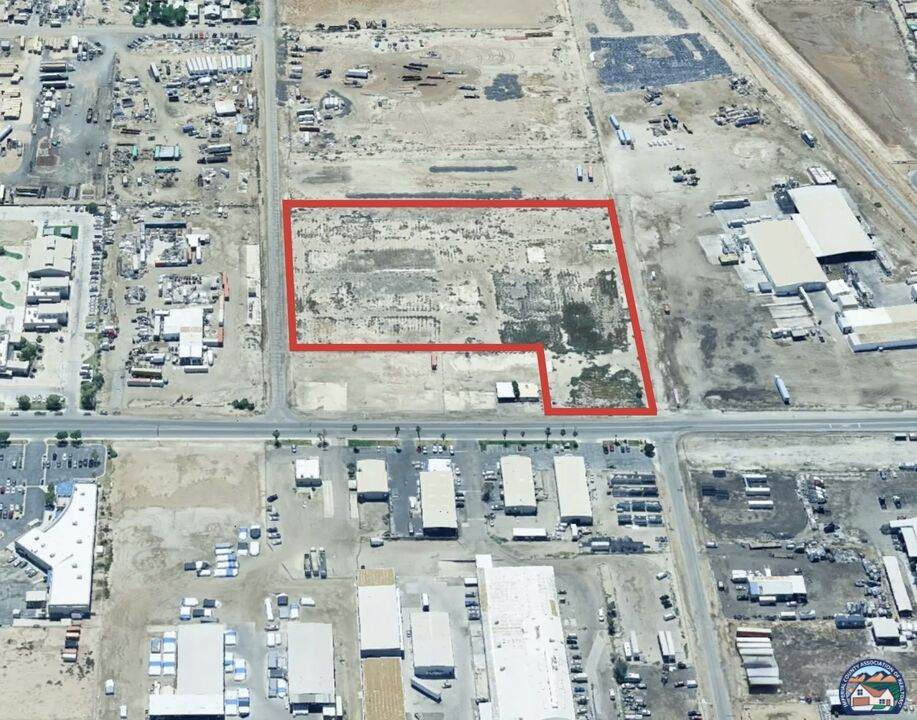 105 Ross Ave - Photo 1