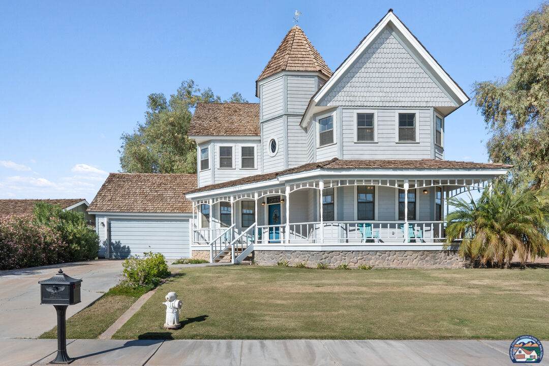 1023 Crestview Dr - Photo 1