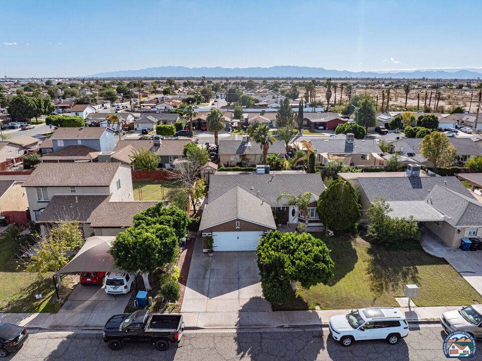 1012 Desert View St - Photo 1