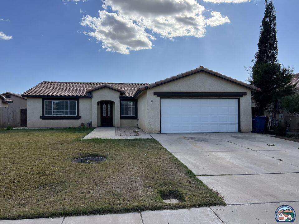 37 Sparrow St - Photo 1