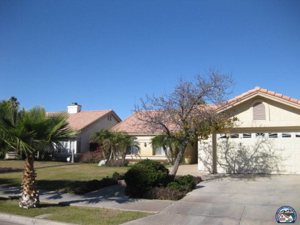 2442 Vine St - Photo 1