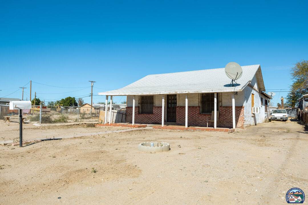 216 3rd St - Photo 1