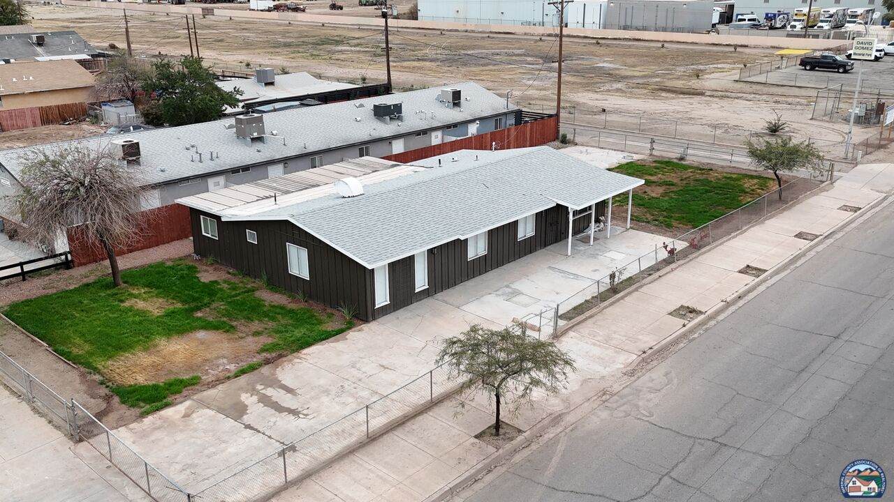 827 Hope St - Photo 1