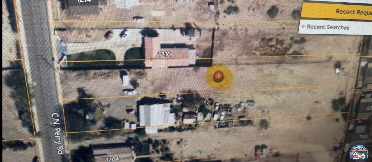 1210 C N Perry Rd - Photo 1