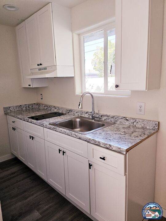 818 Dool Ave - Photo 1