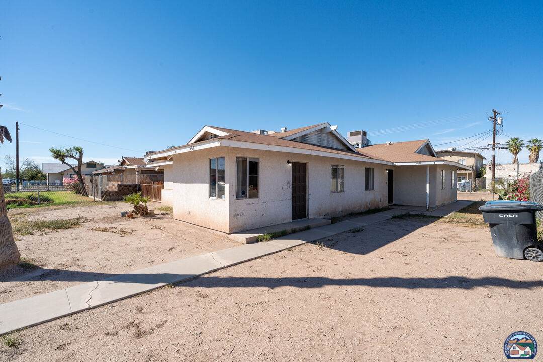 592 Heil Ave - Photo 1