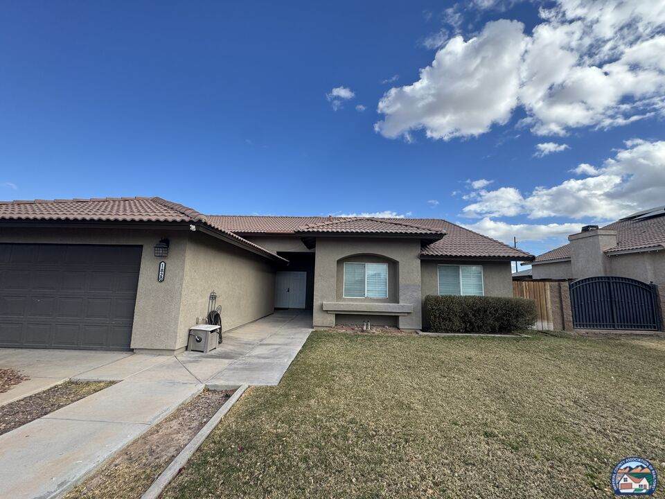 1820 Canon Dr - Photo 1