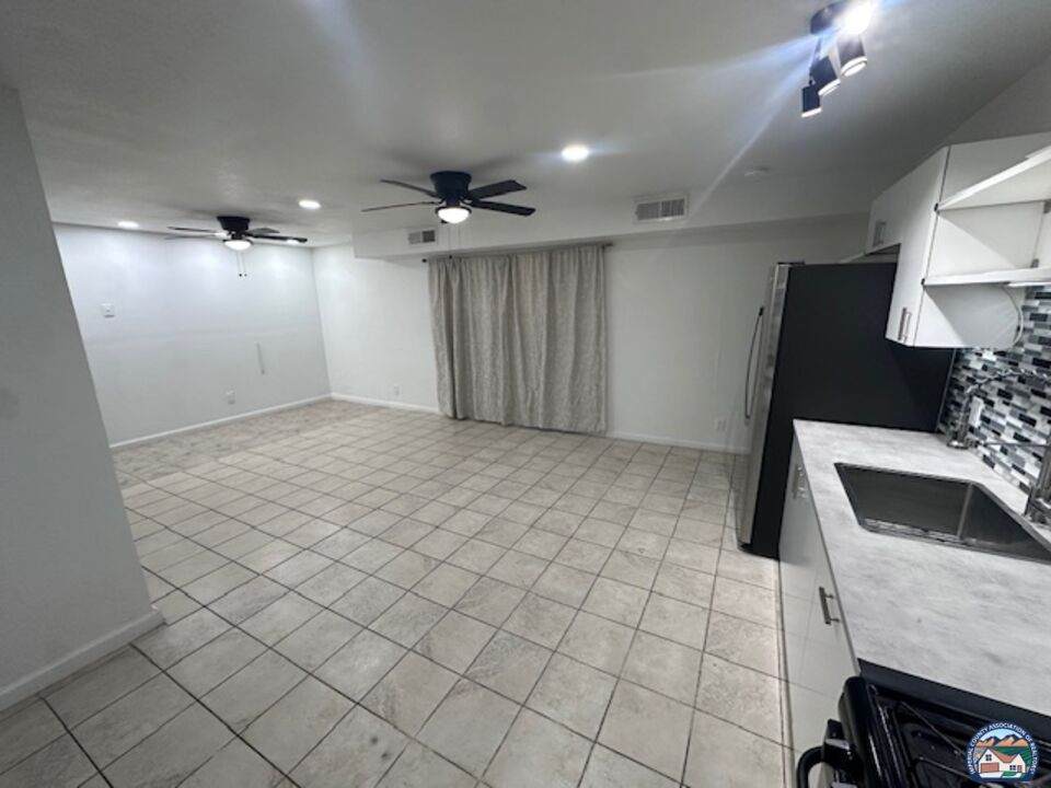839 Orange Ave - Photo 1