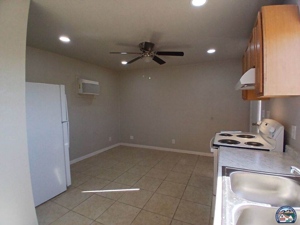 357 Magnolia St - Photo 1