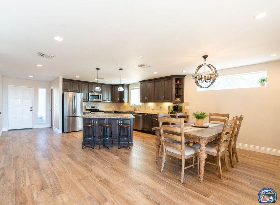 1370 Camino Verde Dr - Photo 1