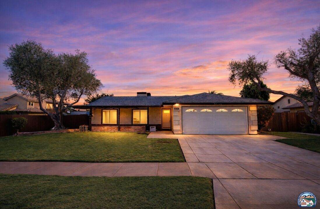 2330 Wensley Ave - Photo 1
