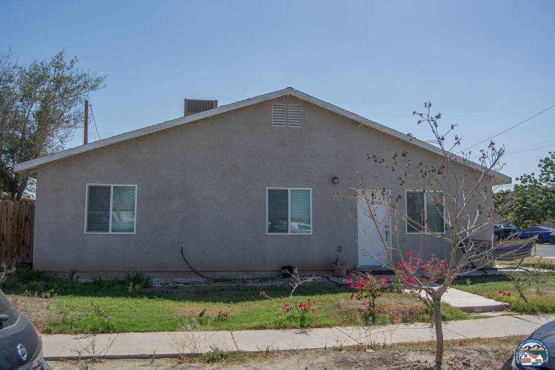 895 Orange Ave - Photo 1