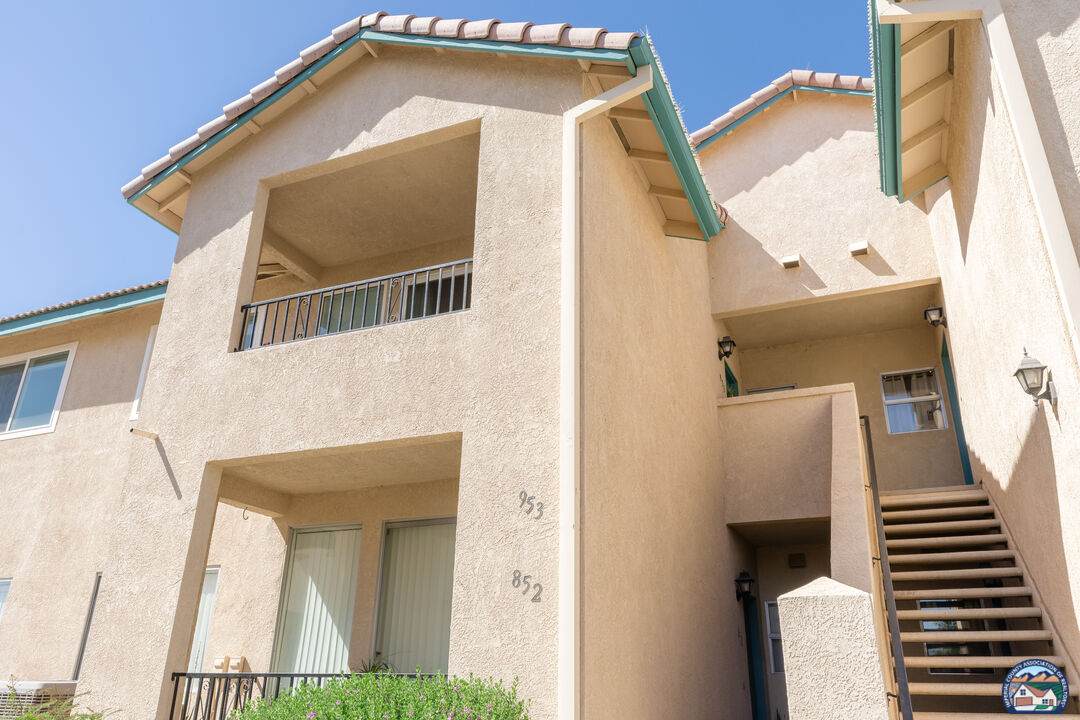1200 Rodeo Dr - Photo 1
