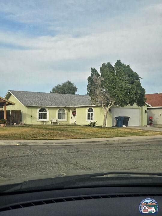 319 Roadrunner Ln - Photo 1