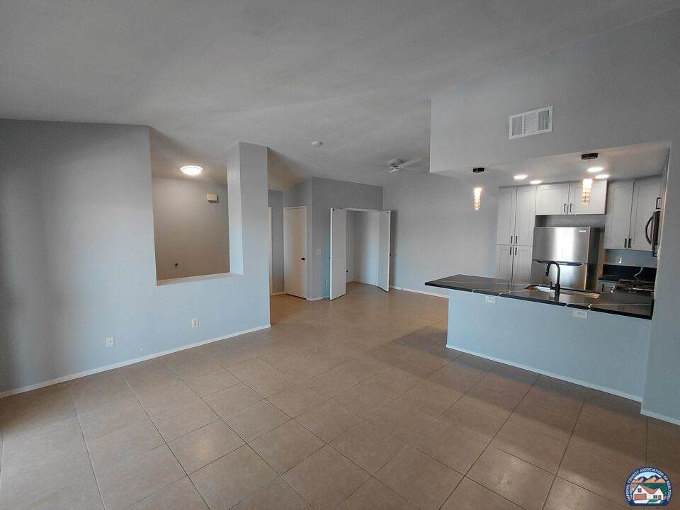 1100 Rodeo Dr - Photo 1