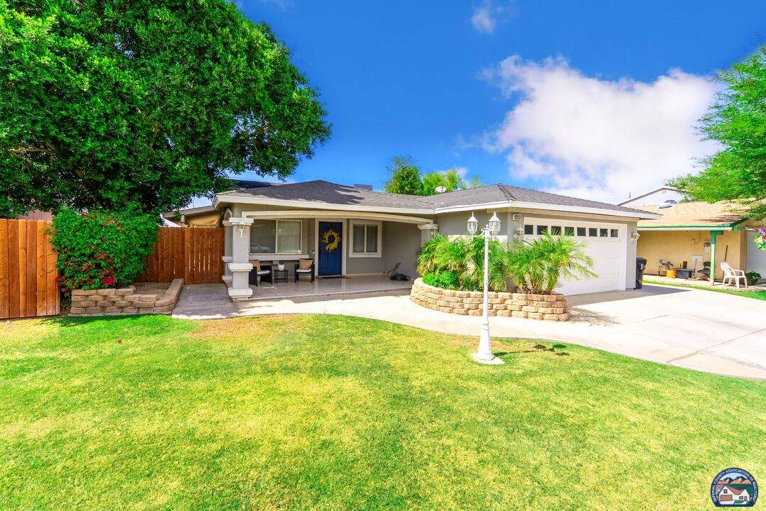 1253 Rainbow Ave - Photo 1