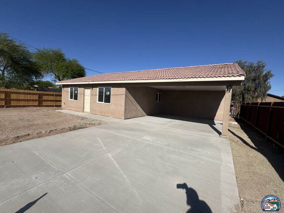 714 Colegrove Rd - Photo 1