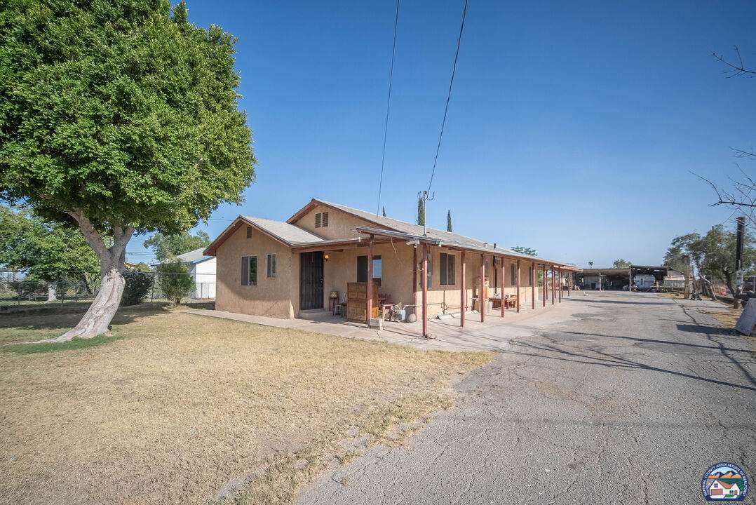 1674 I St - Photo 1