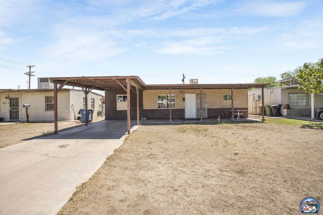 612 C St - Photo 1
