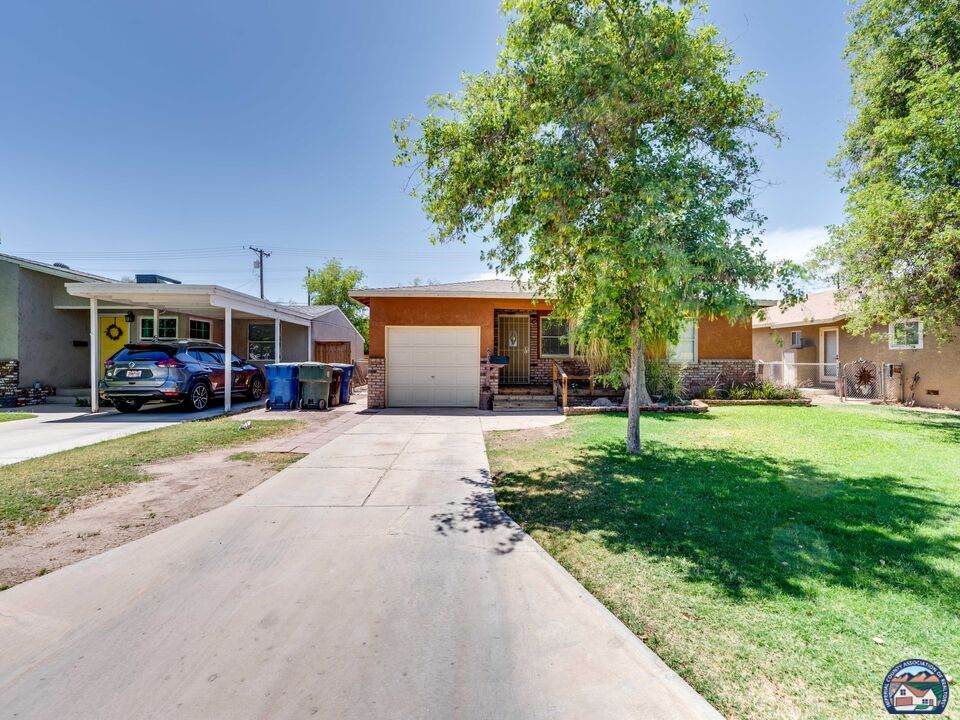 623 Sunset Dr - Photo 1