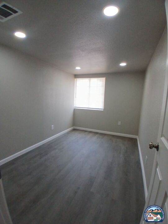 114 5th St - Photo 1