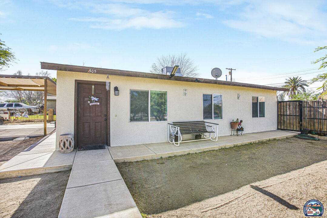 305 Imperial Ave - Photo 1
