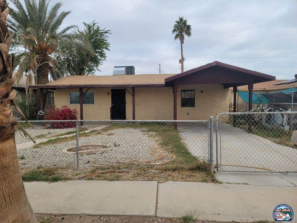 232 Brighton Ave - Photo 1