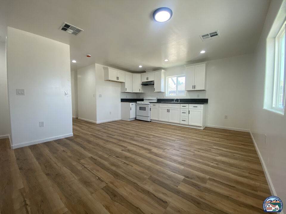 1225 C N Perry Rd - Photo 1