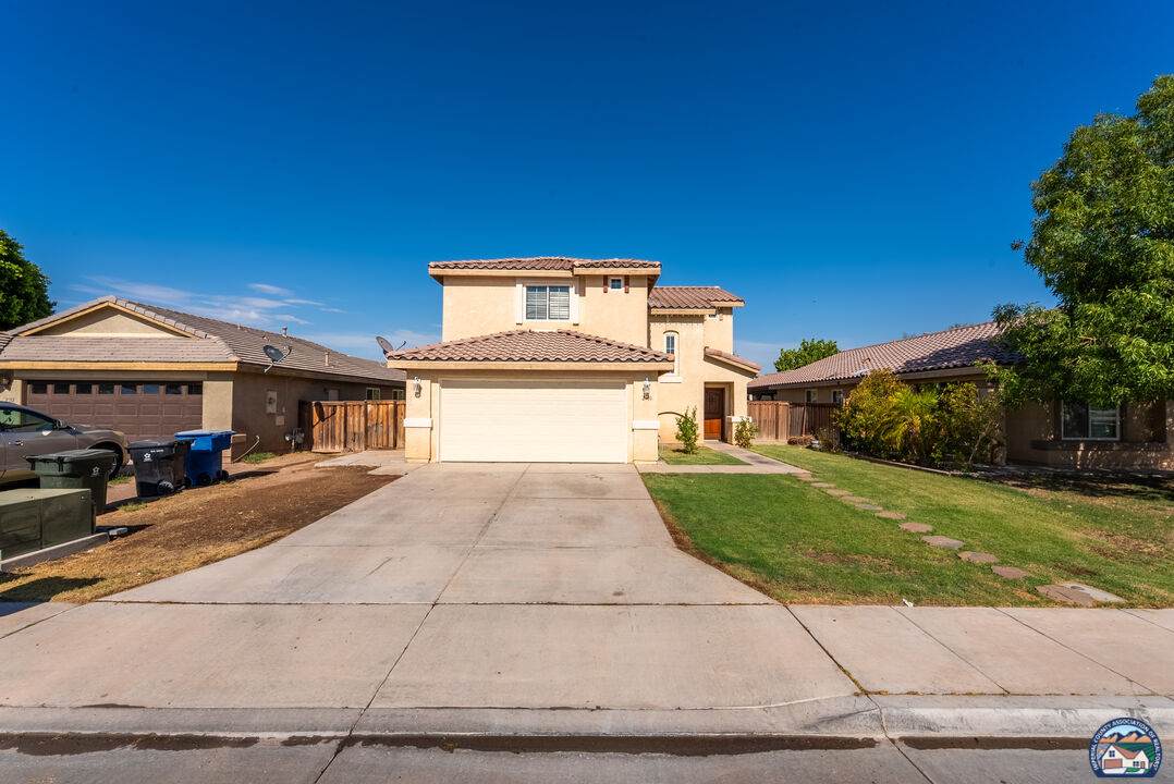 2310 Cedro Ave - Photo 1