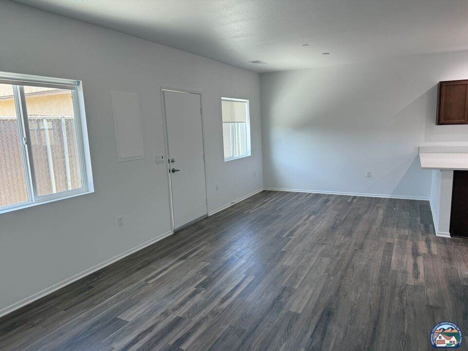 518 F St - Photo 1