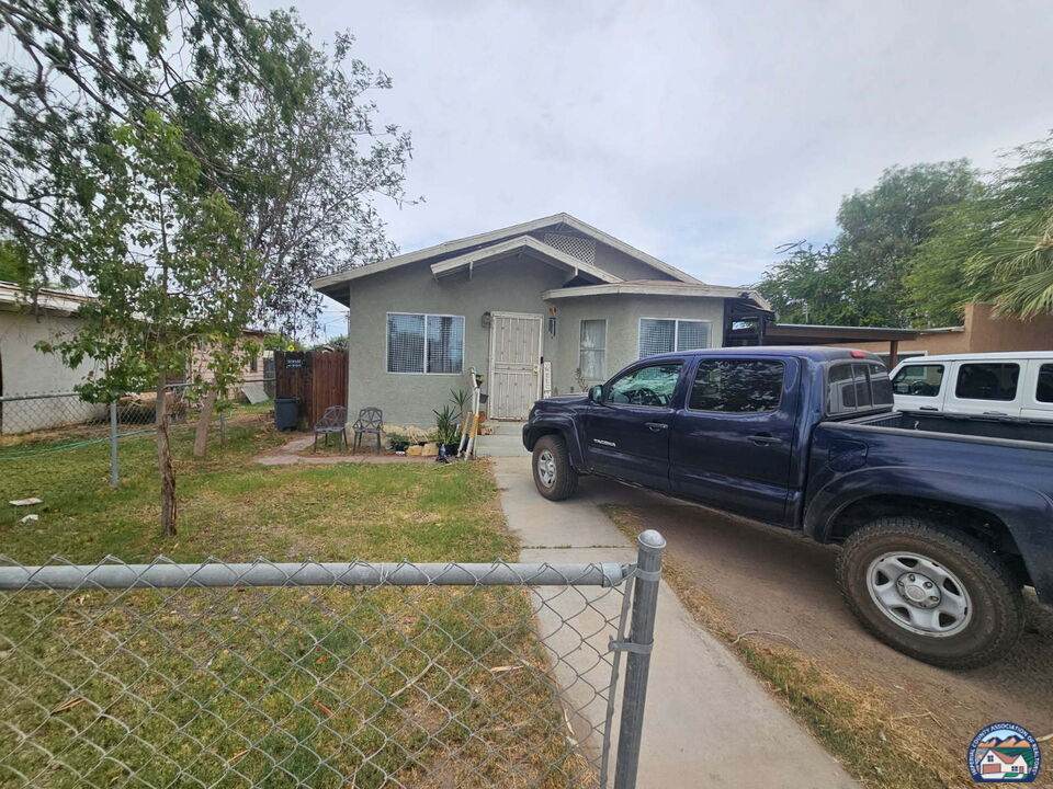 284 Main St - Photo 1