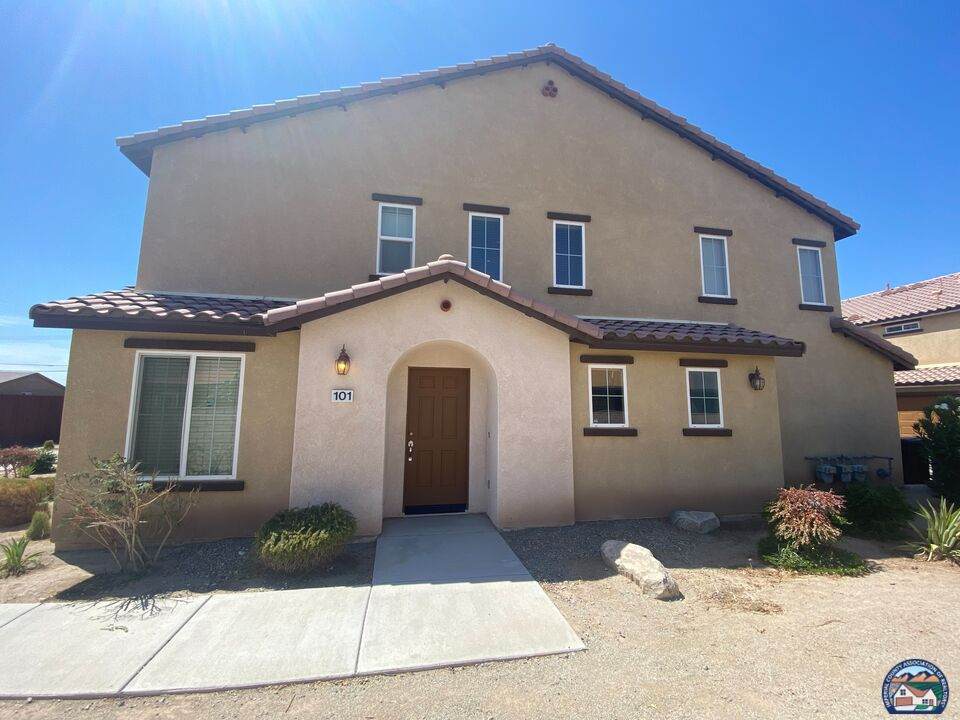 642 Brewer Rd - Photo 1