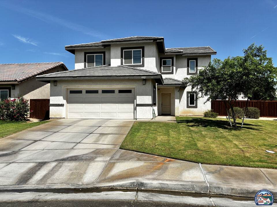 992 Shelbie Ave - Photo 1
