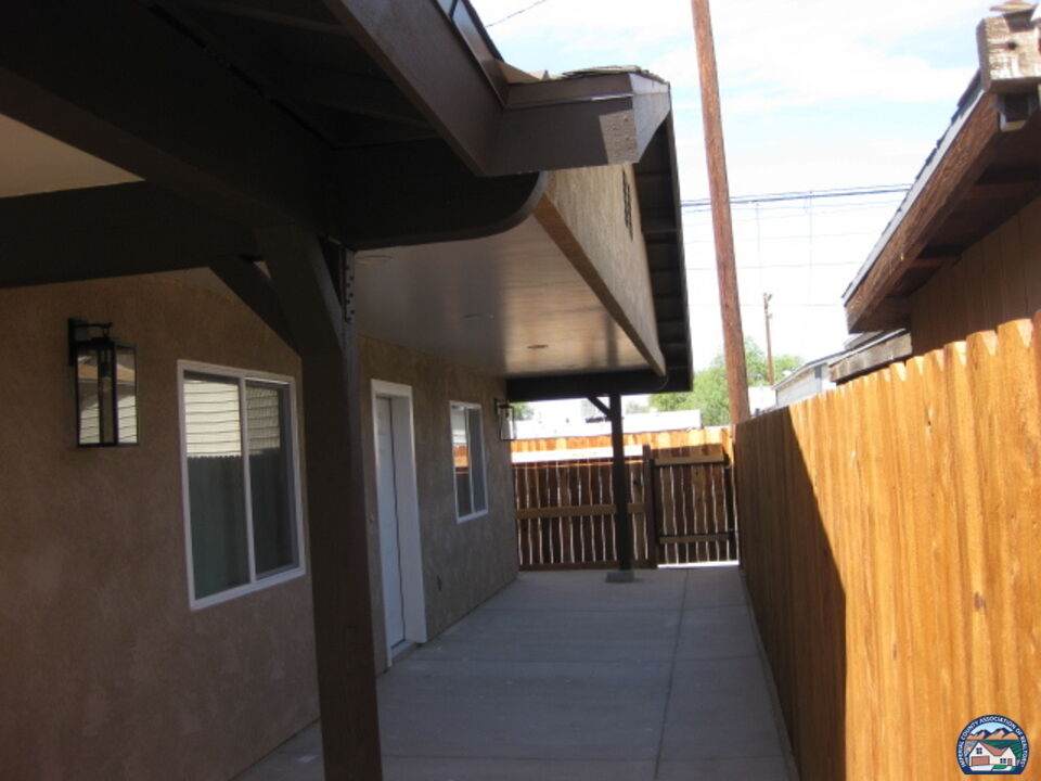 311 E - Photo 1