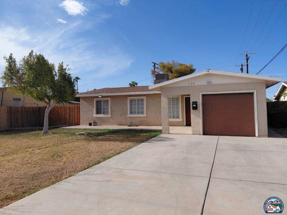 1190 Ocotillo Dr - Photo 1